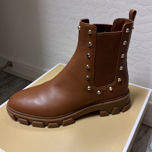 NIB Michael Kors Boots - Picture 3 of 4